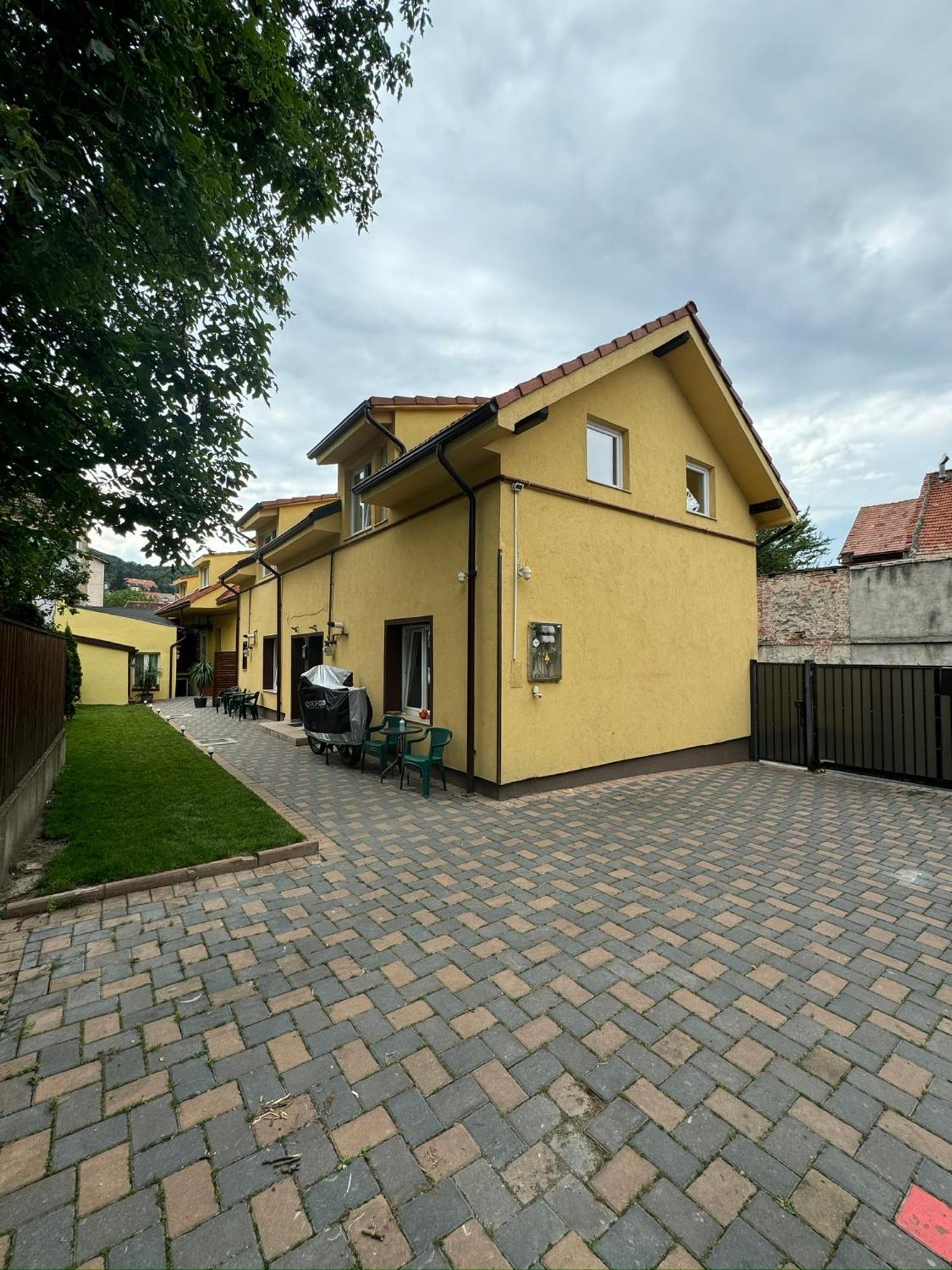 Apartamente De Inchiriat Lucky House Брашов Екстериор снимка