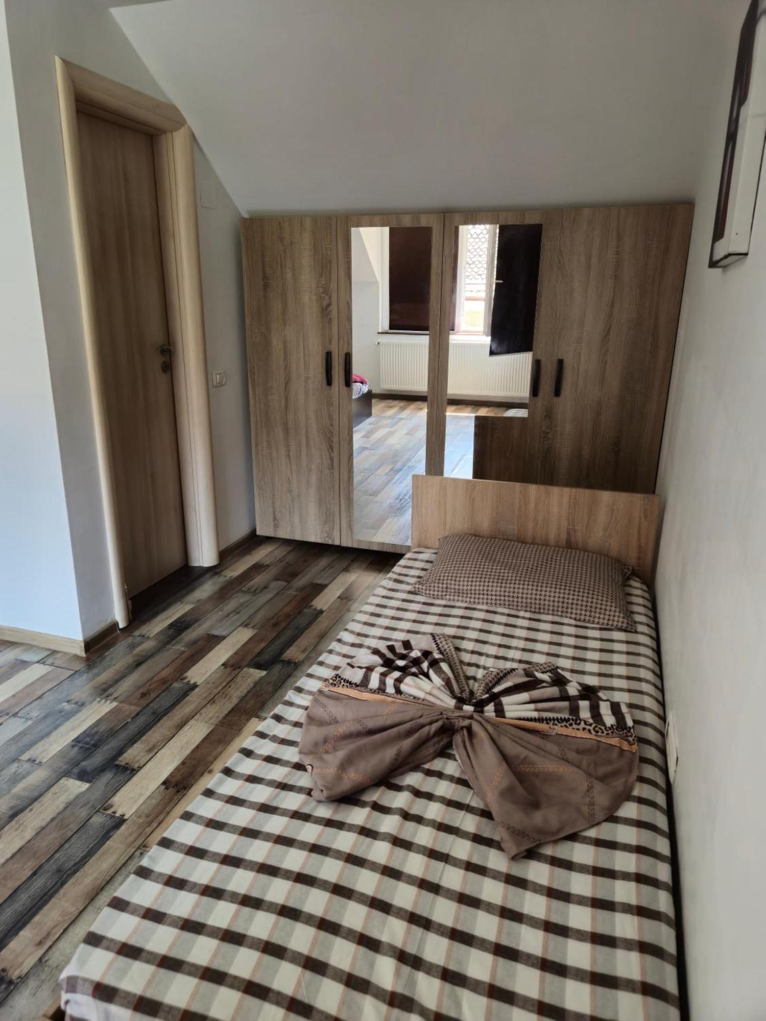 Apartamente De Inchiriat Lucky House Брашов Екстериор снимка